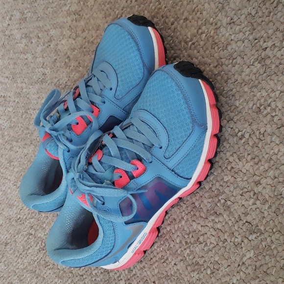 Womens Nike Dual Fusion Running Walking Tennis Shoes Blue Pink EUC 8 - Picture 1 of 7